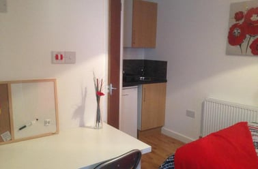 64 Bantock Way, Harborne, Birmingham - Image 2